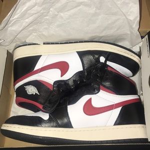 Jordan 1 Mids